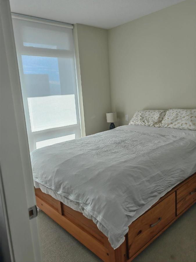 Lovely 1 Bedroom Condo Victoria Exterior foto