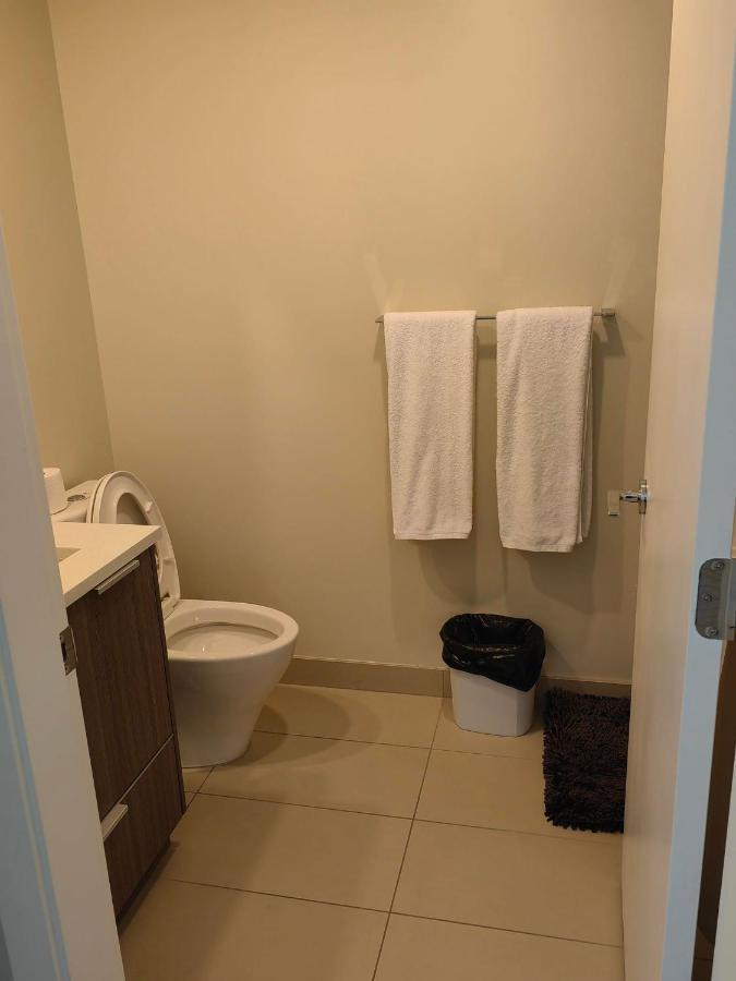 Lovely 1 Bedroom Condo Victoria Exterior foto