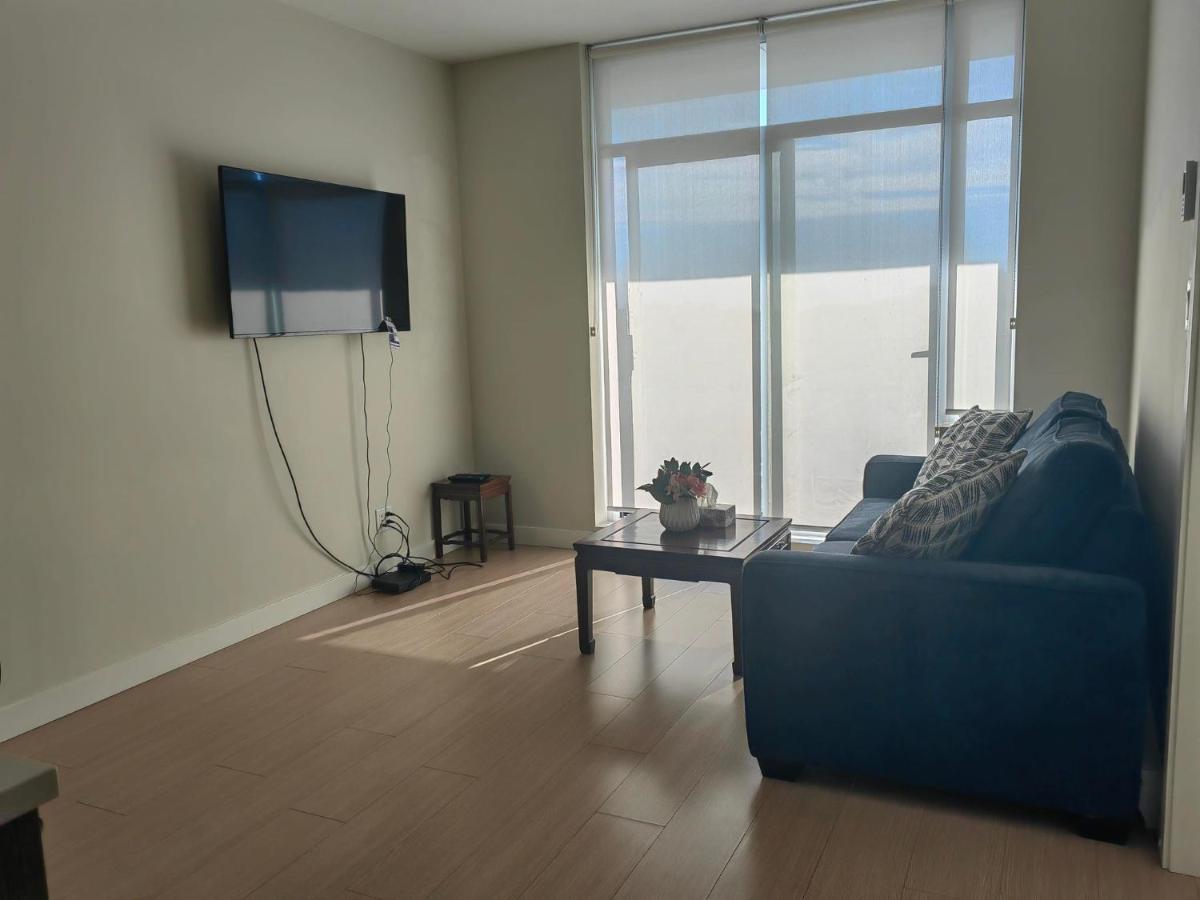 Lovely 1 Bedroom Condo Victoria Exterior foto