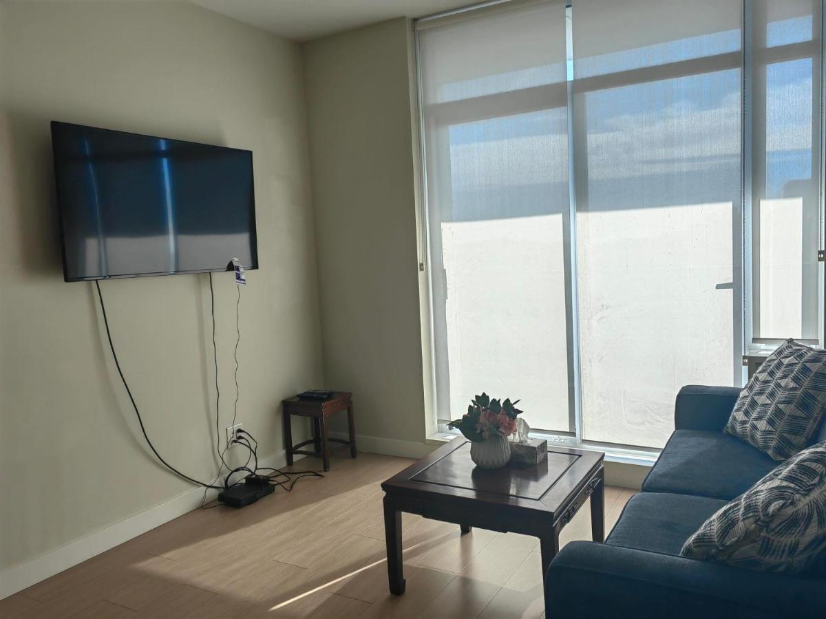 Lovely 1 Bedroom Condo Victoria Exterior foto